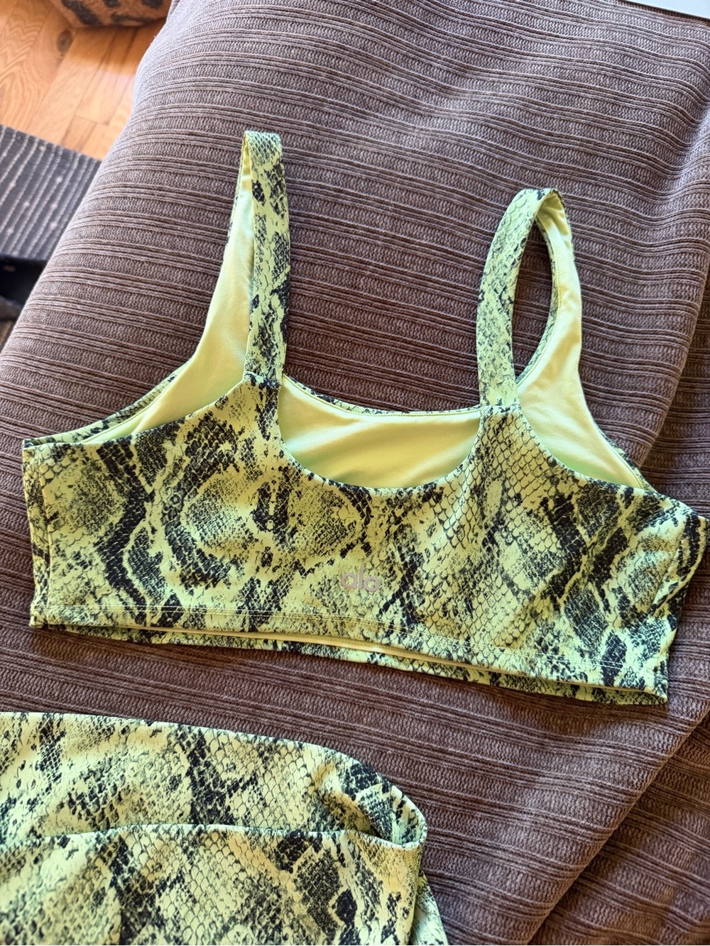 Alo - Green Python Set - Large - Picture 3 of 5